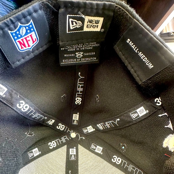 New Era Black 39Thirty Pittsburgh Steelers Antonio Brown #84 Hat - Picture 4 of 5